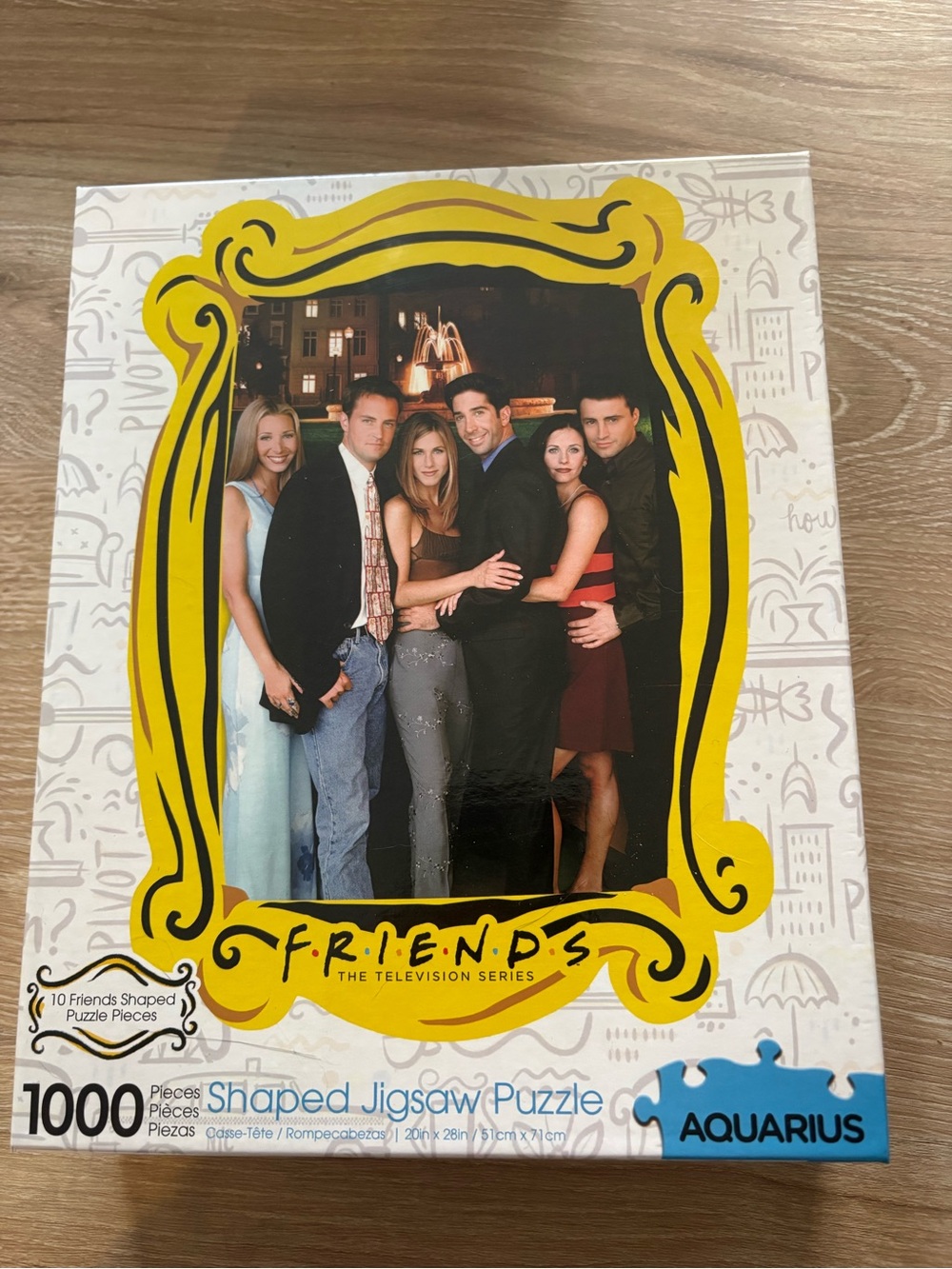 Friends TV Series 1000-Piece Shaped Jigsaw Puzzle - Yellow Frame